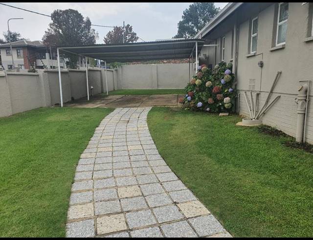 6 BEDROOM HOUSE FOR SALE IN VICTORY PARK